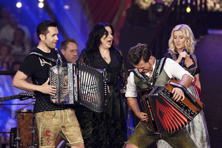 TV-Show 'Dirndl! Fertig! Los! Die Oktoberfestshow 2017' in München
