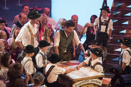 TV-Show 'Dirndl! Fertig! Los! Die Oktoberfestshow 2017' in München