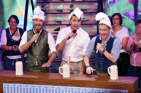TV-Show 'Dirndl! Fertig! Los! Die Oktoberfestshow 2017' in München