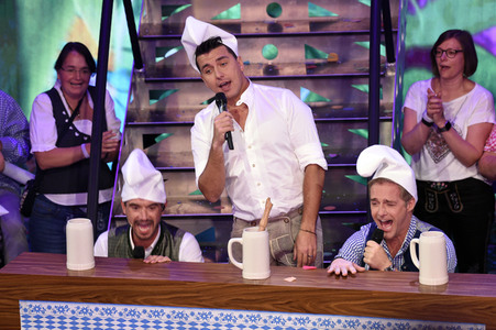 TV-Show 'Dirndl! Fertig! Los! Die Oktoberfestshow 2017' in München