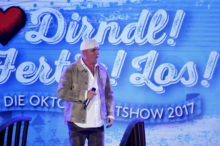 TV-Show 'Dirndl! Fertig! Los! Die Oktoberfestshow 2017' in München