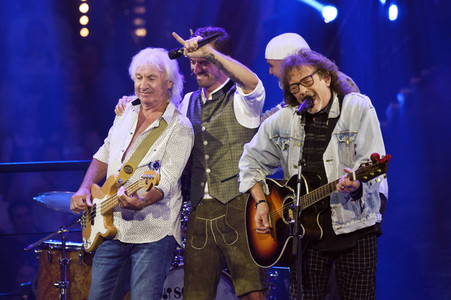 TV-Show 'Dirndl! Fertig! Los! Die Oktoberfestshow 2017' in München