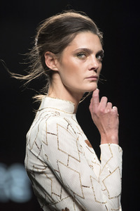 Teresa Helbig Fashion Show auf der Mercedes-Benz Fashion Week Madrid SS 2018