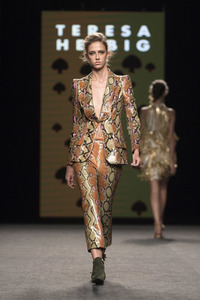 Teresa Helbig Fashion Show auf der Mercedes-Benz Fashion Week Madrid SS 2018