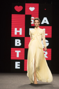 Teresa Helbig Fashion Show auf der Mercedes-Benz Fashion Week Madrid SS 2018