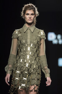 Teresa Helbig Fashion Show auf der Mercedes-Benz Fashion Week Madrid SS 2018