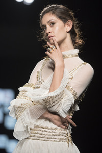 Teresa Helbig Fashion Show auf der Mercedes-Benz Fashion Week Madrid SS 2018