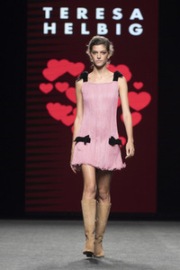 Teresa Helbig Fashion Show auf der Mercedes-Benz Fashion Week Madrid SS 2018