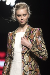 Teresa Helbig Fashion Show auf der Mercedes-Benz Fashion Week Madrid SS 2018