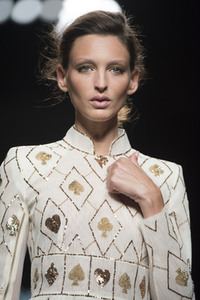 Teresa Helbig Fashion Show auf der Mercedes-Benz Fashion Week Madrid SS 2018