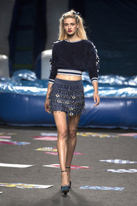 Maya Hansen Fashion Show auf der Mercedes-Benz Fashion Week Madrid SS 2018
