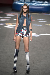 Maya Hansen Fashion Show auf der Mercedes-Benz Fashion Week Madrid SS 2018