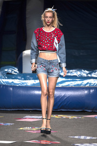 Maya Hansen Fashion Show auf der Mercedes-Benz Fashion Week Madrid SS 2018