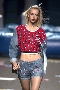 Maya Hansen Fashion Show auf der Mercedes-Benz Fashion Week Madrid SS 2018