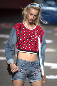 Maya Hansen Fashion Show auf der Mercedes-Benz Fashion Week Madrid SS 2018