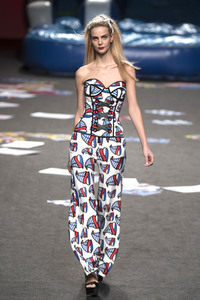 Maya Hansen Fashion Show auf der Mercedes-Benz Fashion Week Madrid SS 2018