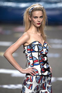 Maya Hansen Fashion Show auf der Mercedes-Benz Fashion Week Madrid SS 2018