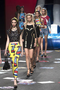 Maya Hansen Fashion Show auf der Mercedes-Benz Fashion Week Madrid SS 2018