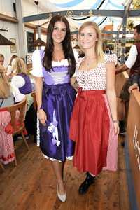 'Schatzi Designer Dirndl' Wiesn-Treff beim Oktoberfest 2017 in München