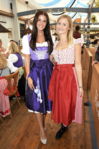 'Schatzi Designer Dirndl' Wiesn-Treff beim Oktoberfest 2017 in München