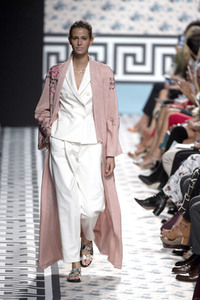 Jorge Vazquez Fashion Show auf der Mercedes-Benz Fashion Week Madrid SS 2018