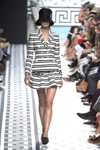 Jorge Vazquez Fashion Show auf der Mercedes-Benz Fashion Week Madrid SS 2018