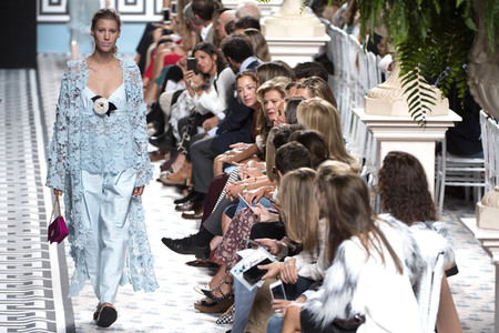 Jorge Vazquez Fashion Show auf der Mercedes-Benz Fashion Week Madrid SS 2018