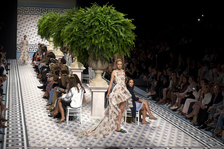 Jorge Vazquez Fashion Show auf der Mercedes-Benz Fashion Week Madrid SS 2018