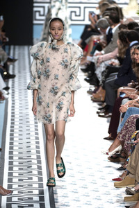 Jorge Vazquez Fashion Show auf der Mercedes-Benz Fashion Week Madrid SS 2018
