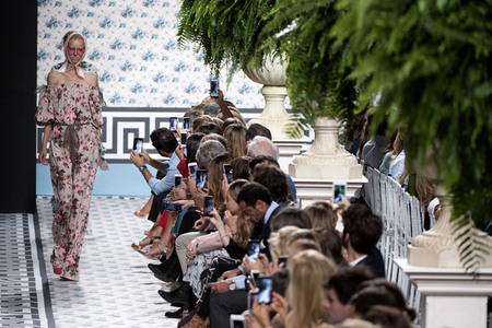 Jorge Vazquez Fashion Show auf der Mercedes-Benz Fashion Week Madrid SS 2018