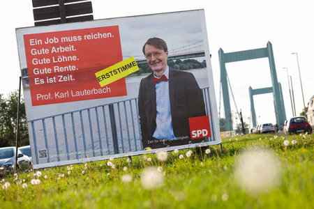 Straßenwahlkampf von Karl Lauterbach in Köln