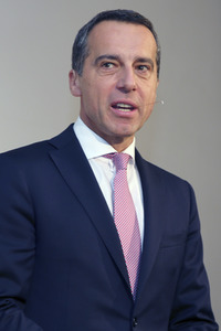 Christian Kern besucht das Bruno Kreisky Forum in Wien