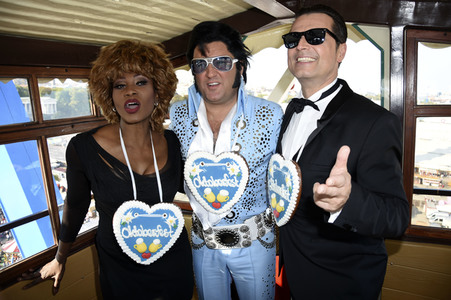 Photocall zur Muscial-Tournee mit Tina Turner, Elvis und Falco auf dem Oktoberfest in München