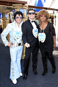 Photocall zur Muscial-Tournee mit Tina Turner, Elvis und Falco auf dem Oktoberfest in München