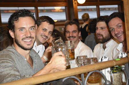 In Kufflers Weinzelt auf dem Oktoberfest  2017 in München