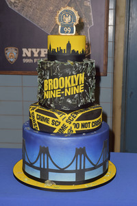 Celebration am Set zur 99. Episode 'Brooklyn Nine-Nine' in Studio City