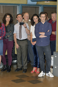 Celebration am Set zur 99. Episode 'Brooklyn Nine-Nine' in Studio City