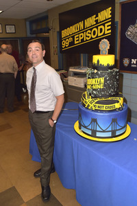 Celebration am Set zur 99. Episode 'Brooklyn Nine-Nine' in Studio City