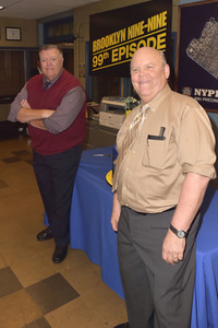 Celebration am Set zur 99. Episode 'Brooklyn Nine-Nine' in Studio City