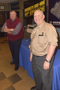 Celebration am Set zur 99. Episode 'Brooklyn Nine-Nine' in Studio City