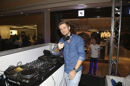 2. Late Night Shopping Party in Hamburg