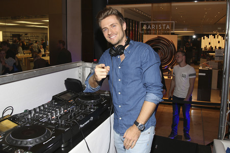 2. Late Night Shopping Party in Hamburg