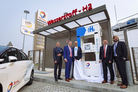 Eröffnung einer Wasserstoff-Tankstelle in Köln