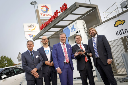 Eröffnung einer Wasserstoff-Tankstelle in Köln