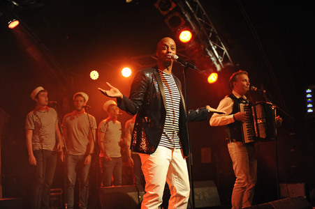 Konzert von Yared Dibaba und den Schlickrutschern in Hamburg