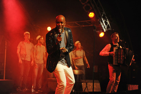 Konzert von Yared Dibaba und den Schlickrutschern in Hamburg