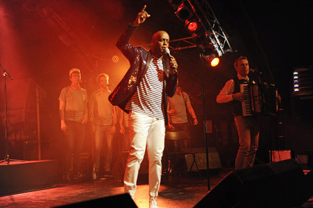 Konzert von Yared Dibaba und den Schlickrutschern in Hamburg