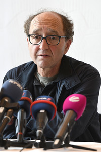Pressekonferenz mit Dogan Akhanli in Köln