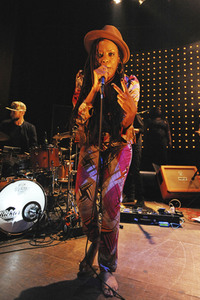 Konzert von Akua Naru in Hamburg