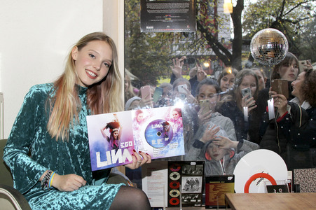 Album-Präsentation von Lina Larissa Strahl  in Hamburg